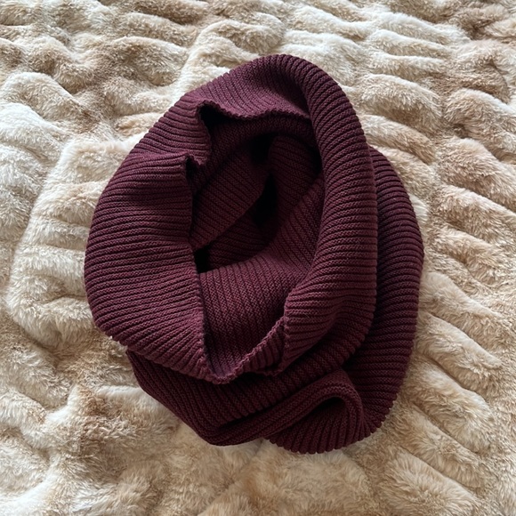 Organic Cotton - Sweater Infinity Scarf - Picture 5 of 6